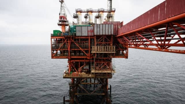 Залишені нафтогазові труби щорічно викидають тонни мікропластика в океан
