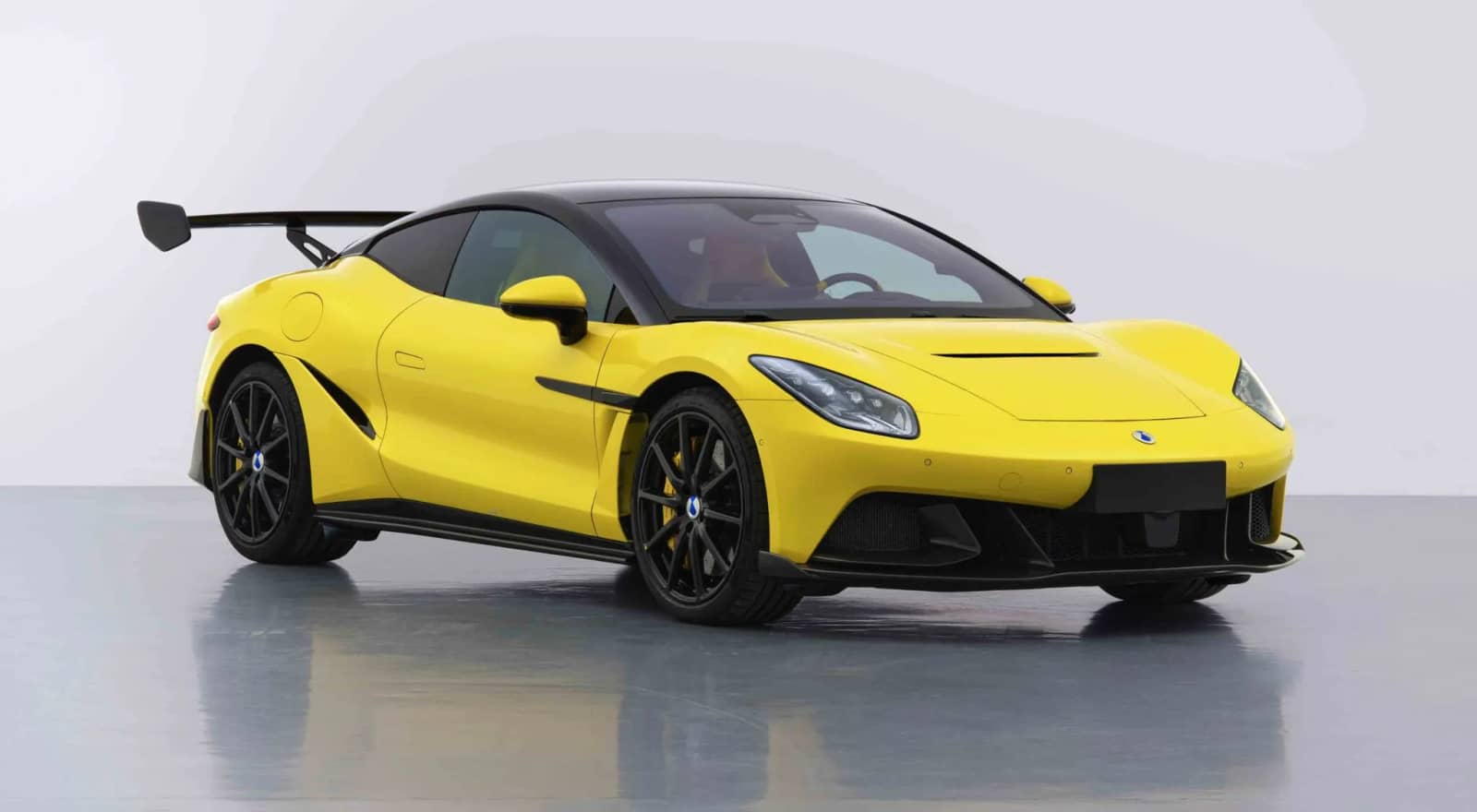Представлено Denza Z Coupe з потужністю до 1582 к.с. і максимальною швидкістю 350 км/год