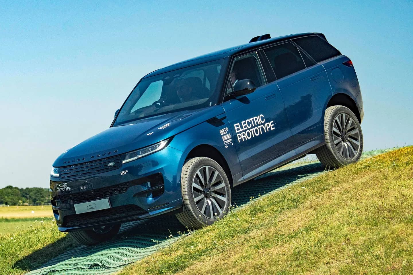 Електричний Range Rover Sport потужністю 542 к.с.