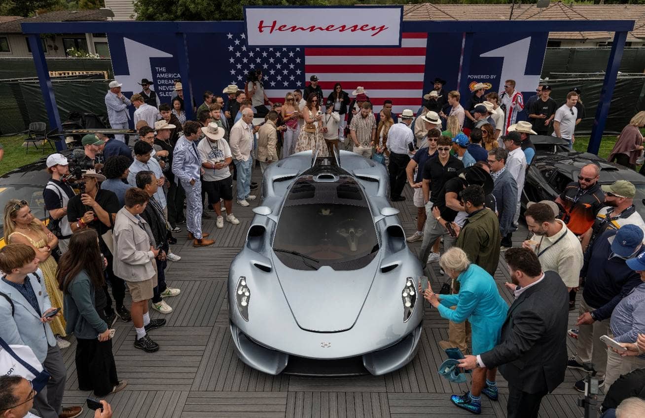 Hennessey Blackbird розпродано всього за чотири години після дебюту в Монтереї