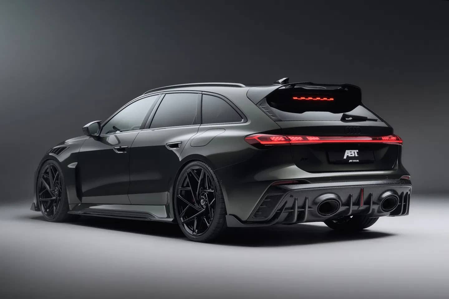 ABT RS5-R надає Audi RS5 Avant агресивний новий вигляд