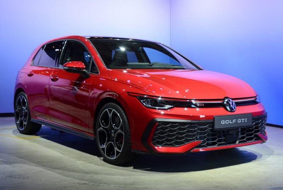 Оновлений Volkswagen Golf повністю розкритий до прем’єри