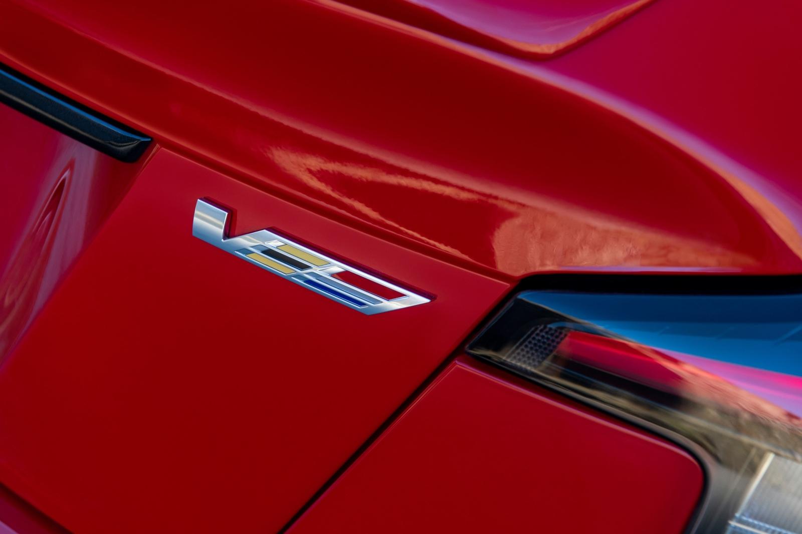 Cadillac випустить “заряджені” електрокари у фірмовій лінійці V-Series