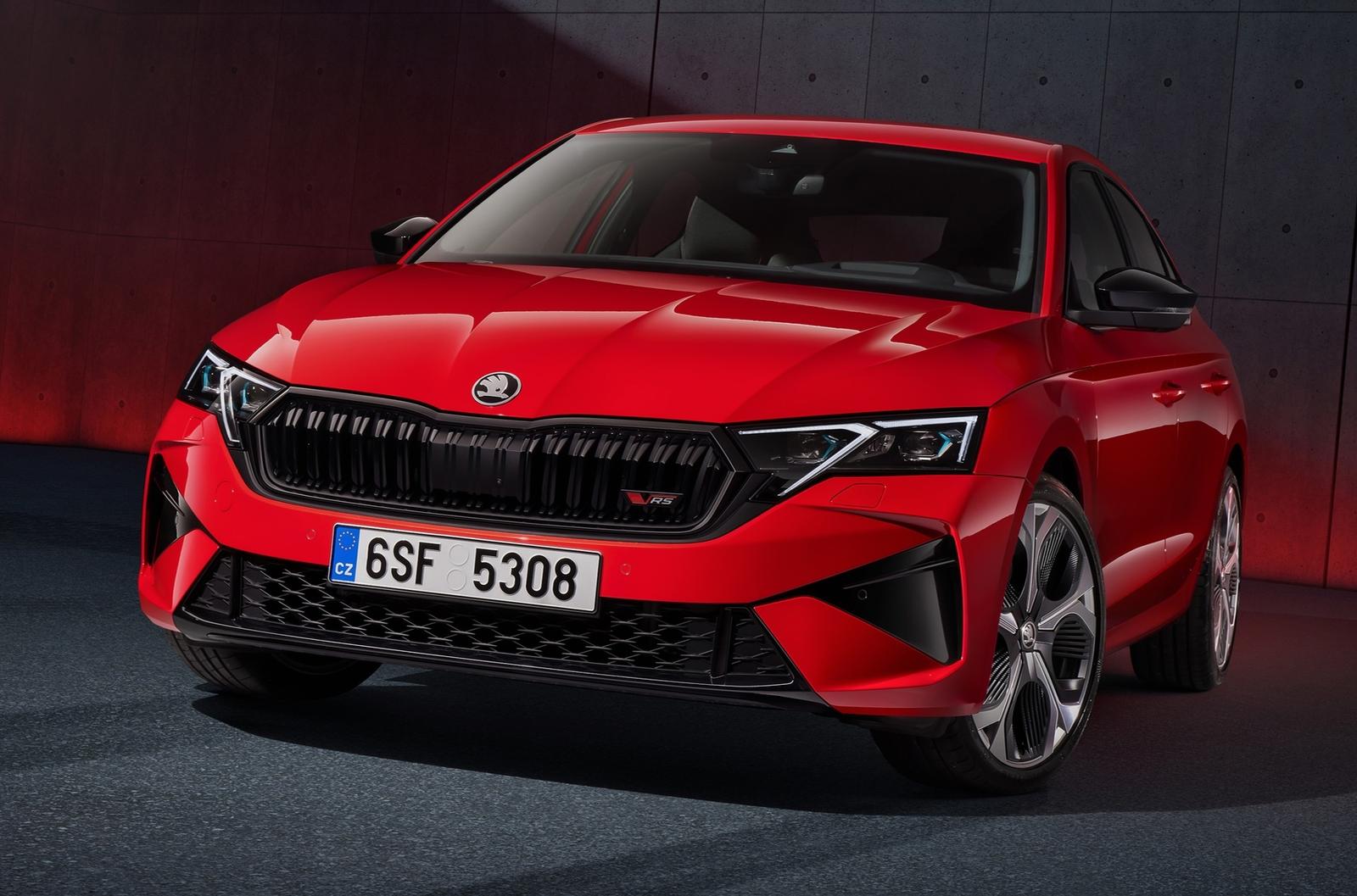 Skoda Octavia оновилася і отримала великий екран у салоні