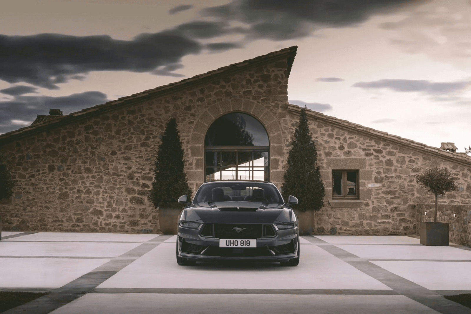 Ford Mustang 2024 приїде до Європи як “урізаний” американець
