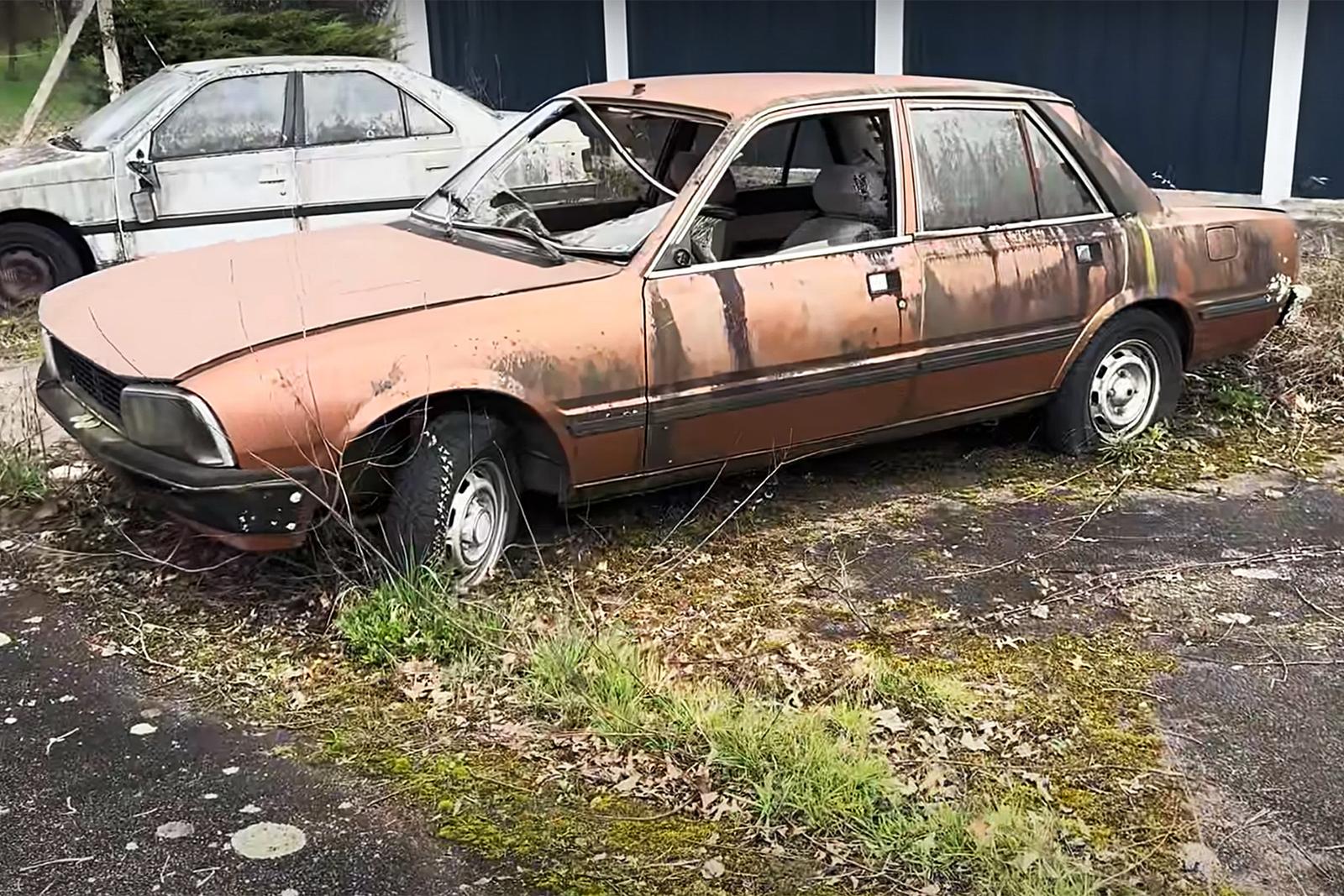 У Франції виявили покинутий автосалон компанії Peugeot