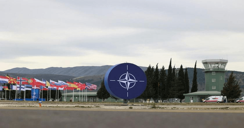 Албанія відновлює старий аеродром для обслуговування літаків НАТО