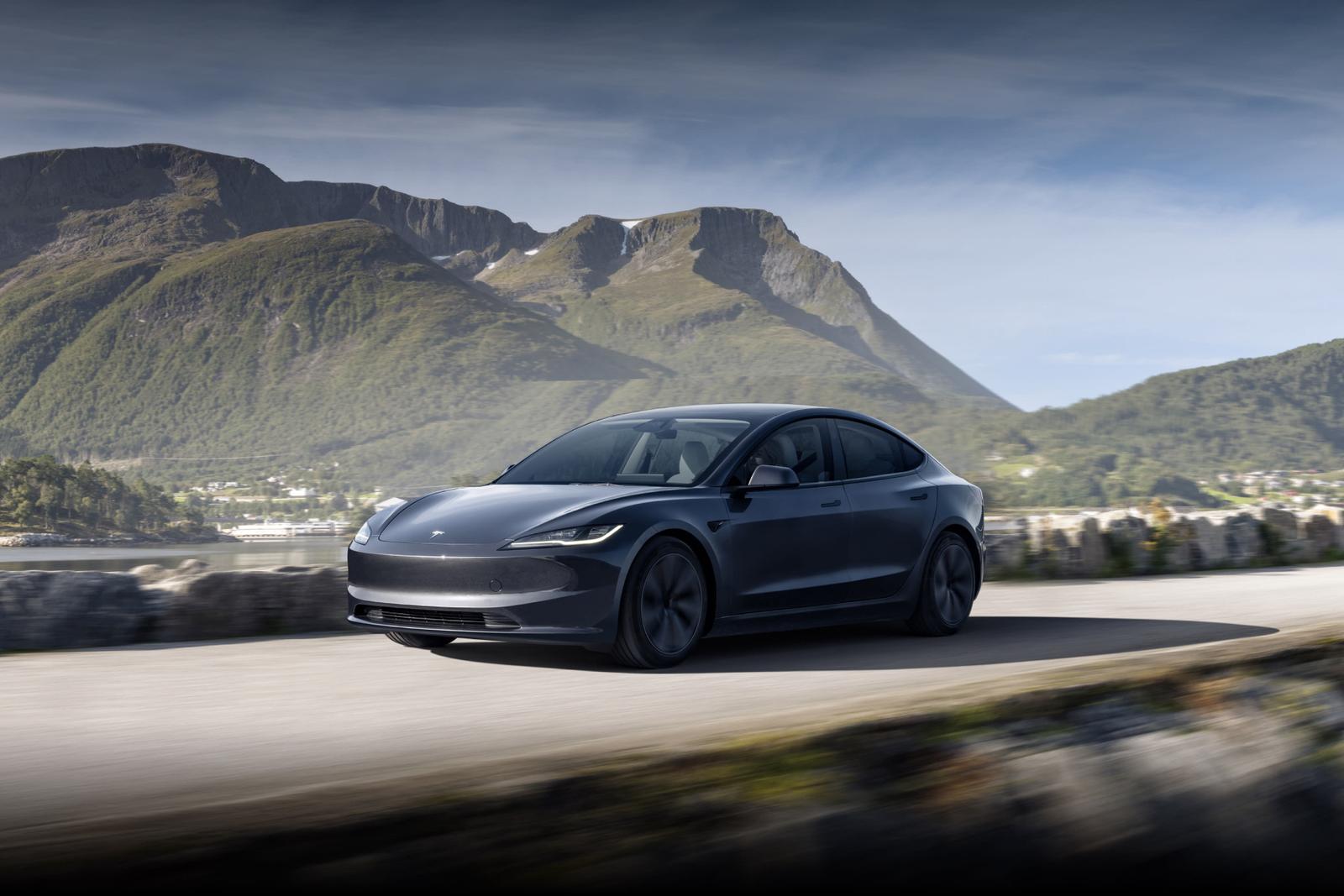 Продажі електромобілів Tesla впали вперше з 2020 року