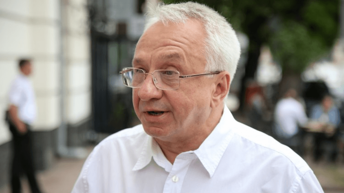 Нардеп від “Батьківщини” Олексій Кучеренко заснув в ефірі телемарафону