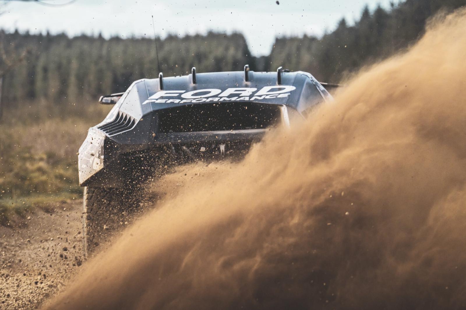 Компанія Ford показала перший знімок гоночного Ranger Raptor для “Дакара”