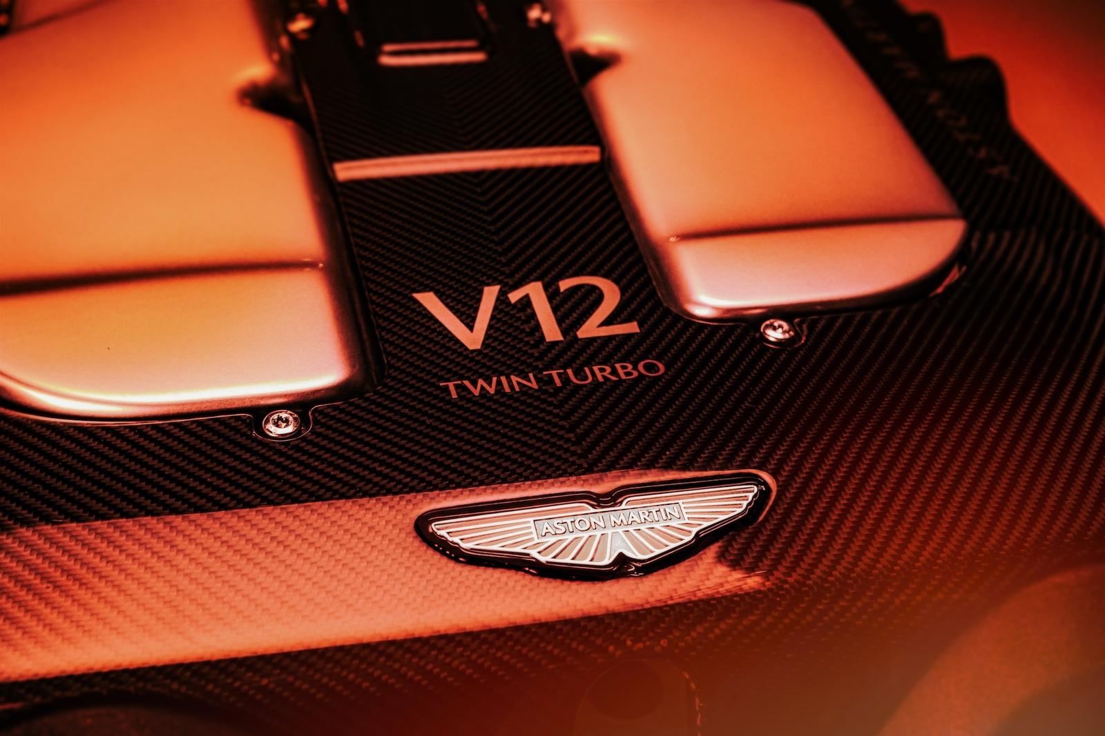 Aston Martin анонсував появу нового мотора V12 на суперкарі Vanquish