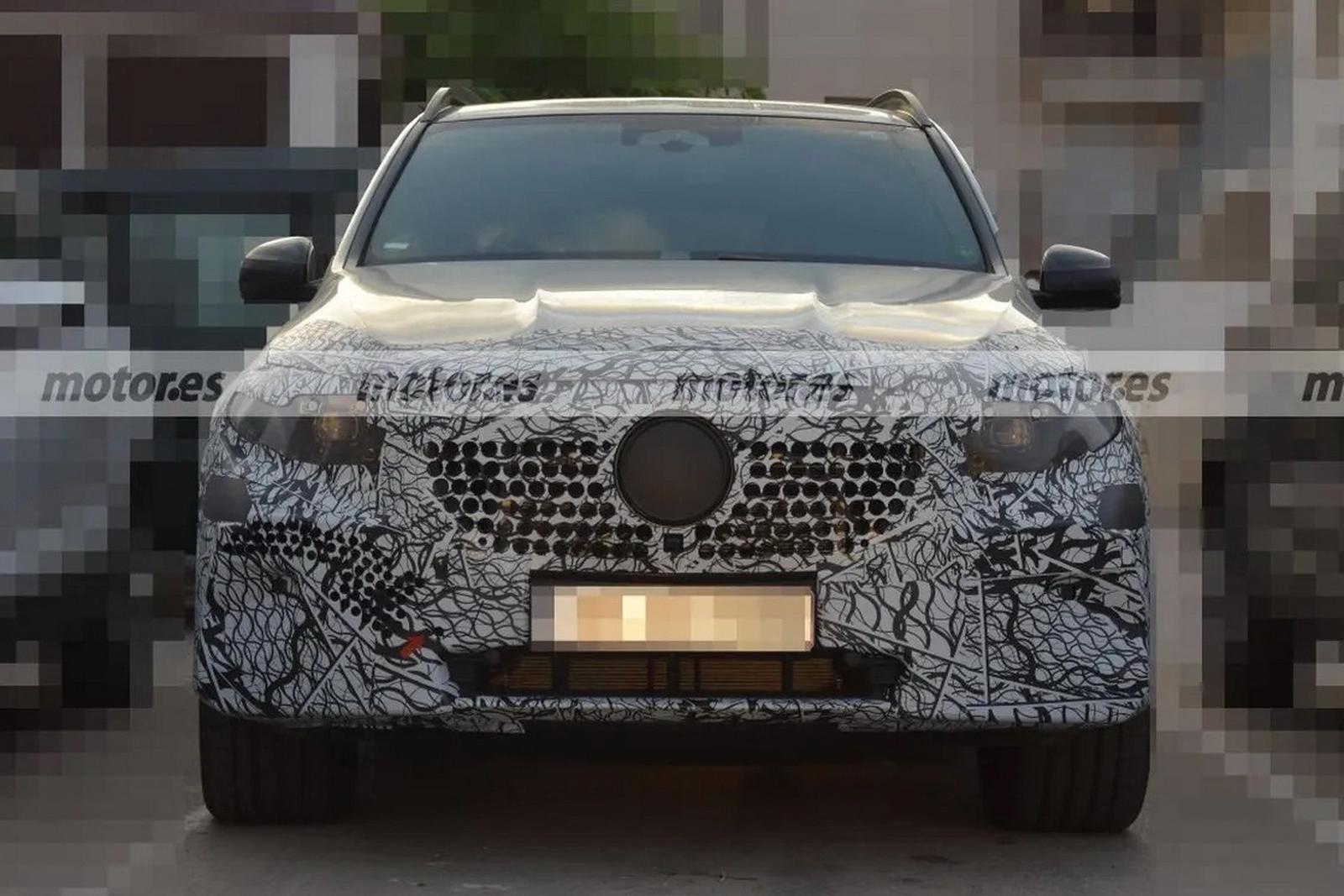 Mercedes-Benz засвітив унікальний інтер’єр оновленого GLE