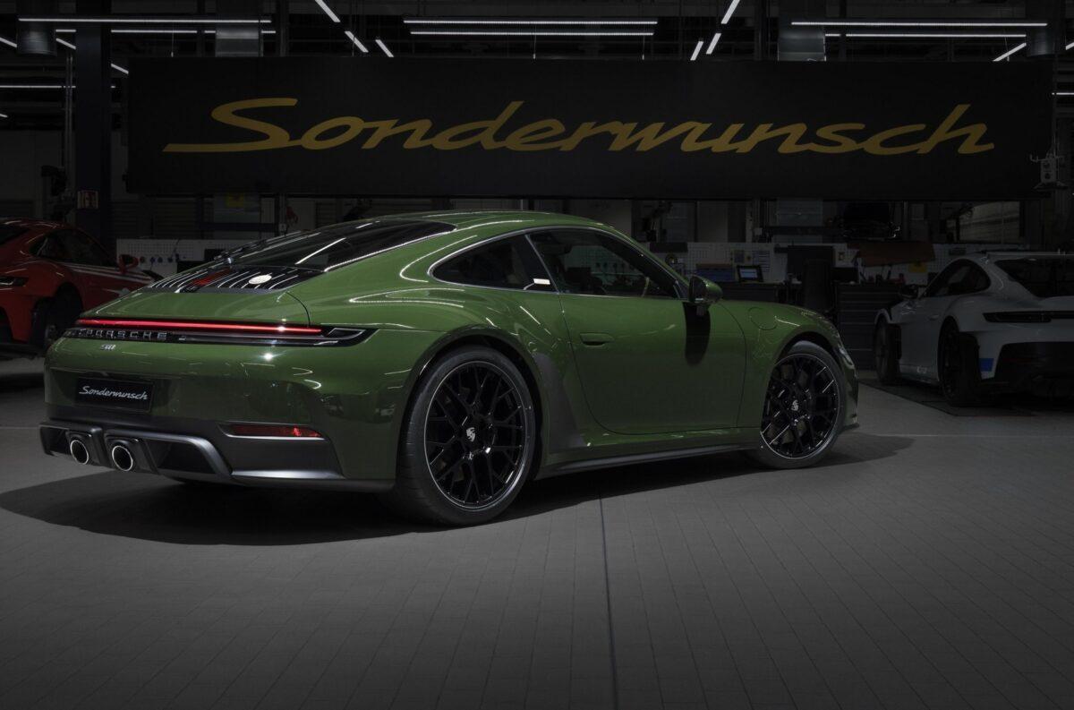 Компанія Porsche випустила особливий 911 Carrera GTS Cuarenta Edition