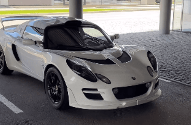 В Україні з’явився рідкісний спорткар Lotus
