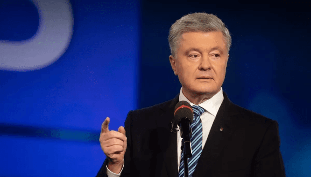 Промова Порошенко “до мурах” підірвала мережу. Найяскравіші меми (фото)
