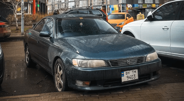 У Києві помітили рідкісну Toyota Mark II X90 90-х років (Фото)
