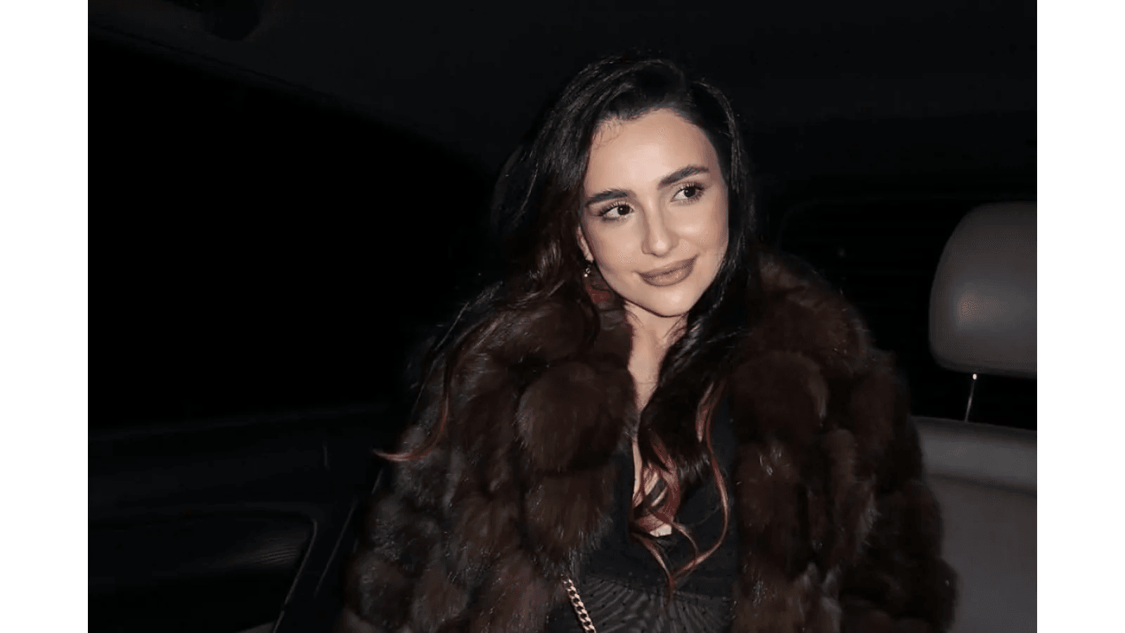 Курйоз на сцені: Анна Трінчер вдарила свою танцівницю мікрофоном