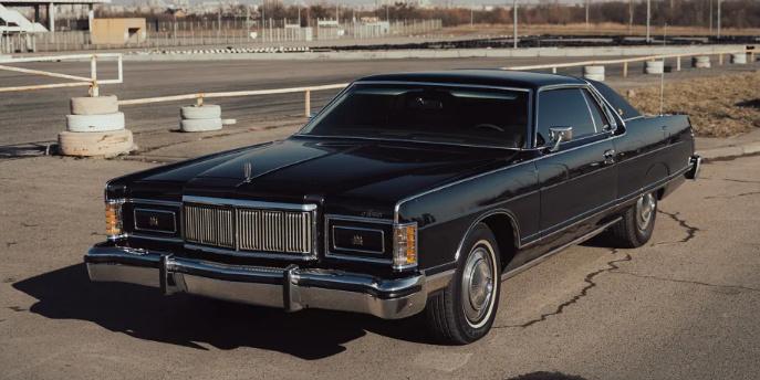 У Львові помітили рідкісний Mercury Grand Marquis 1978 року (Фото)