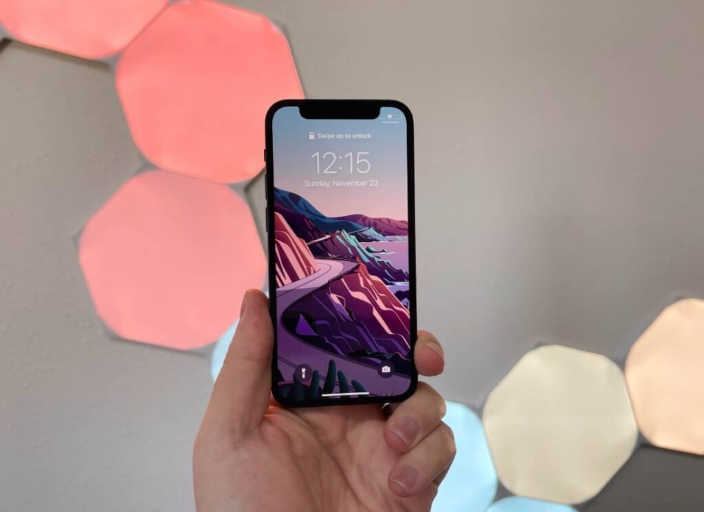 Apple припиняє випуск компактних iPhone mini: що далі?
