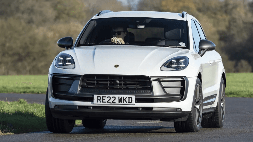 Porsche анонсувала новий позашляховик із ДВЗ та гібридними технологіями