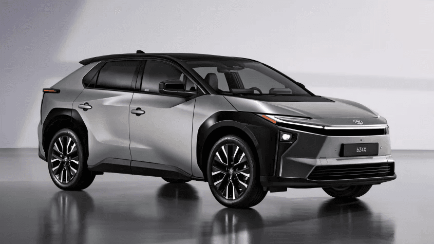 Оновлення Toyota bZ4X: покращена потужність, дальність ходу і зарядка