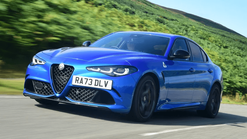 Нова Alfa Romeo Giulia: гібридна версія та електромобіль із запасом ходу 800 км