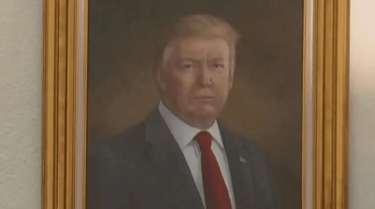 Трамп незадоволений своїм портретом у Капітолії Колорадо: каже, що його зобразили “жахливо”