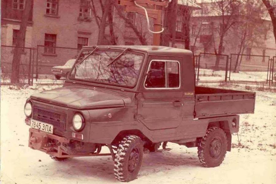 Унікальний ЛуАЗ-969М з крановою установкою: рідкісний експериментальний зразок