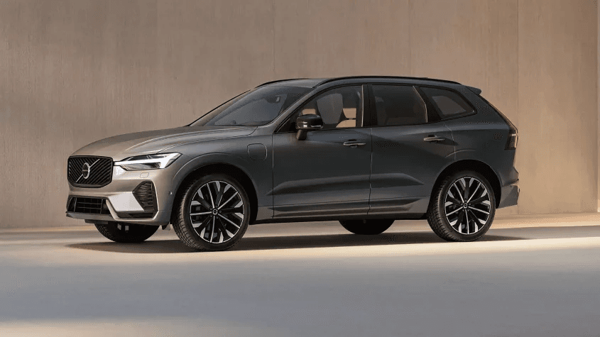 Оновлений Volvo XC60 2025: новий вигляд, гібридні варіанти та вдосконалені технології