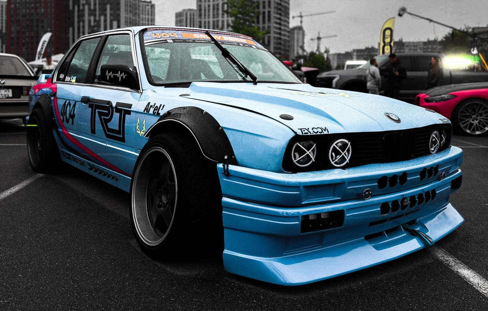 У Києві стартував дводенний автомобільний фестиваль KYIV CAR FEST (Фото)