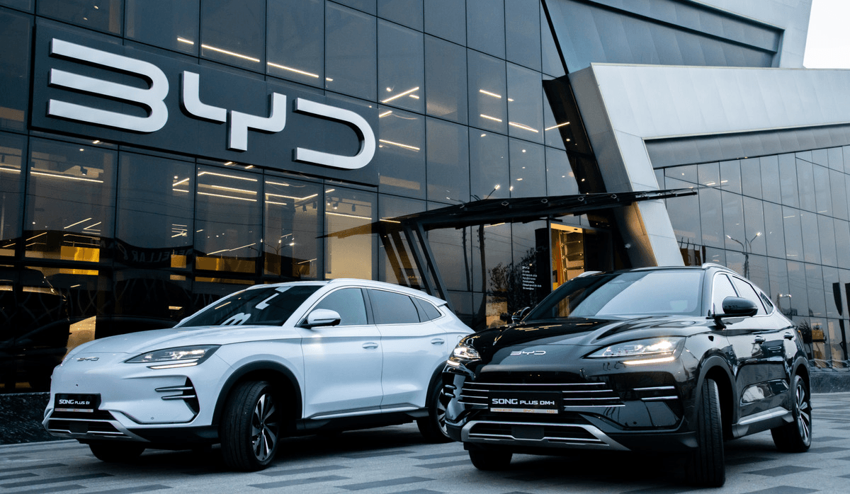 Китайці скорочують цикл розробки авто до двох років: навіть Toyota шокована