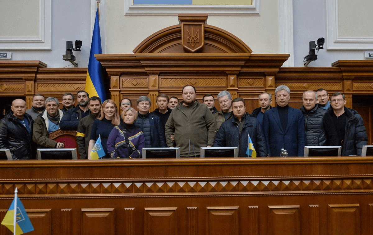 “Крутіше, ніж Супермама”: нова трансляція з Верховної Ради надихнула українців на смішні меми