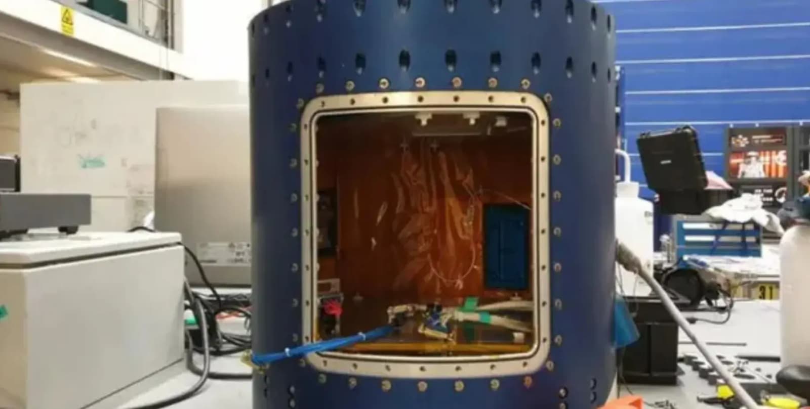 Марс ближче, ніж здається: бактерії пережили політ і повернення на Землю