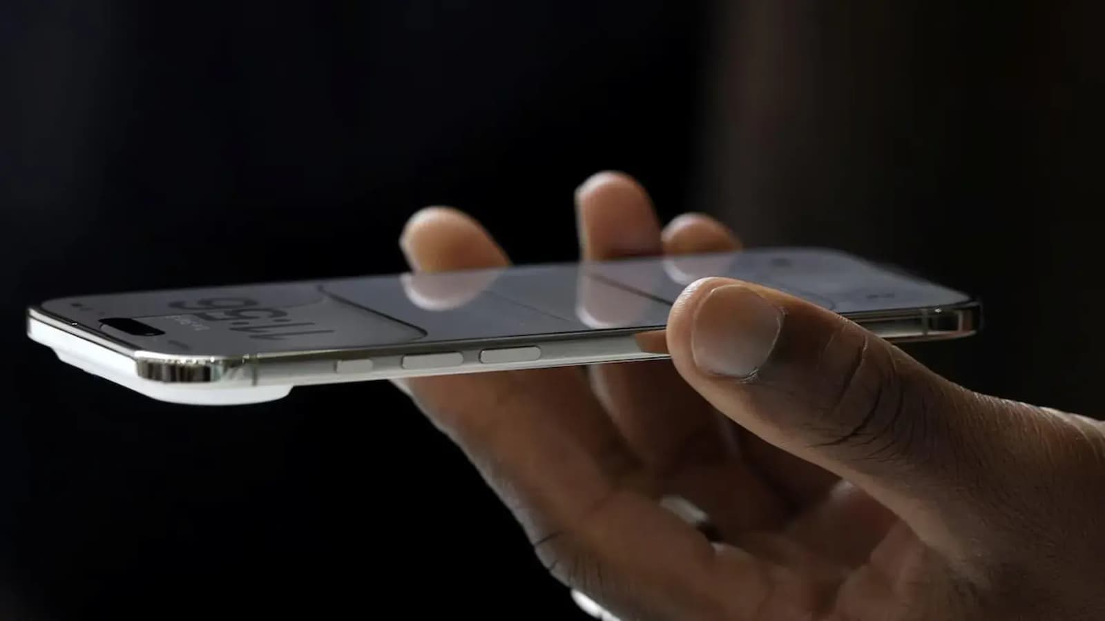 Після слабкого старту iPhone Air виробники масово відмовляються від тонких смартфонів