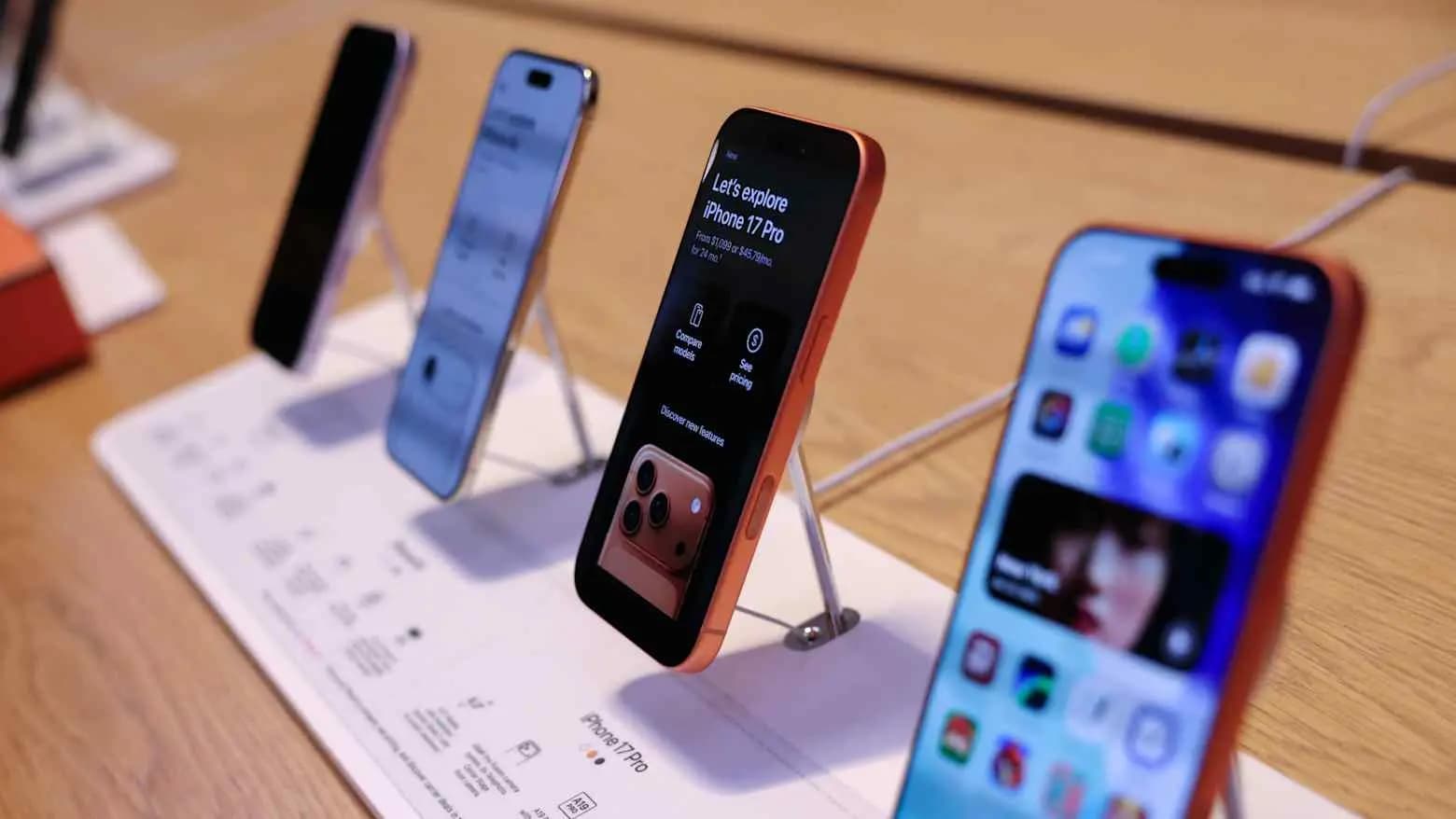 Apple змінила стратегію iPhone-2026: базову модель відклали на 2027