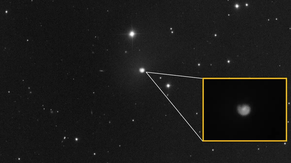 Кріовулканічна комета засвітилася у 100 разів яскравіше