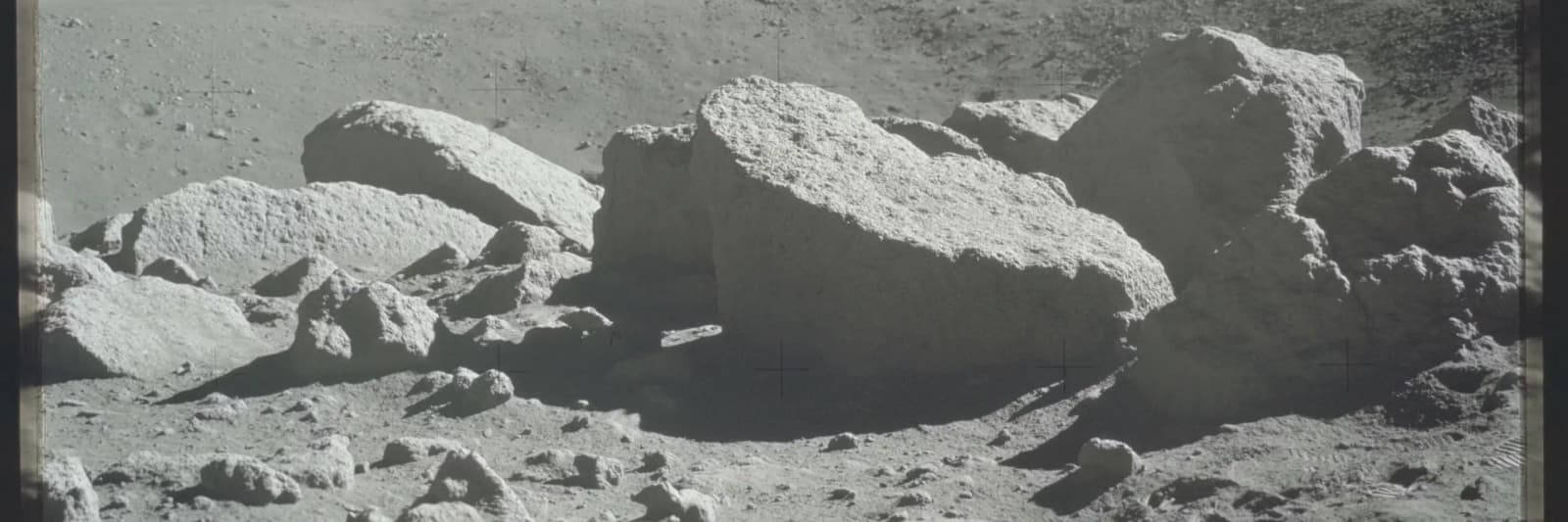 Вчені знайшли сліди незвичного кисневого середовища у надрах Місяця