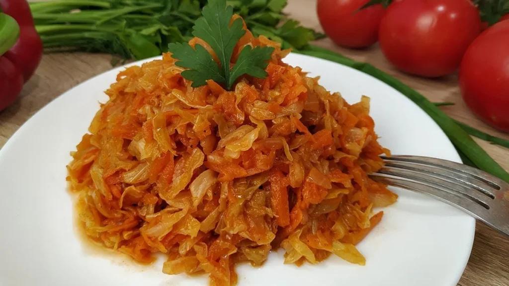Як перетворити тушковану капусту на вишуканий гарнір