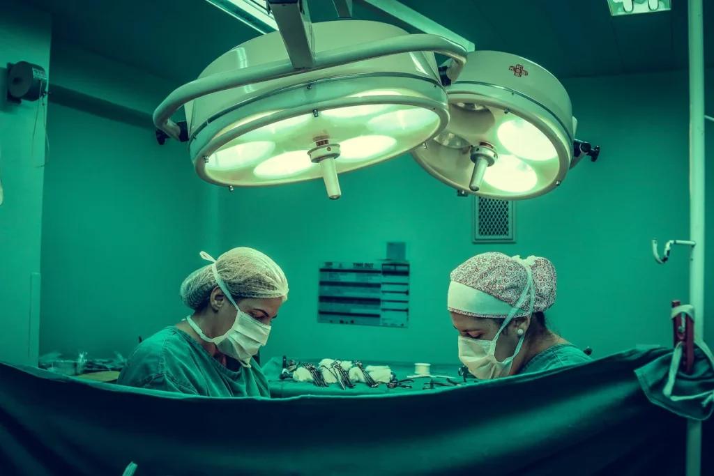 У пацієнта похилого віку вирізали одну з найбільших пухлин в історії