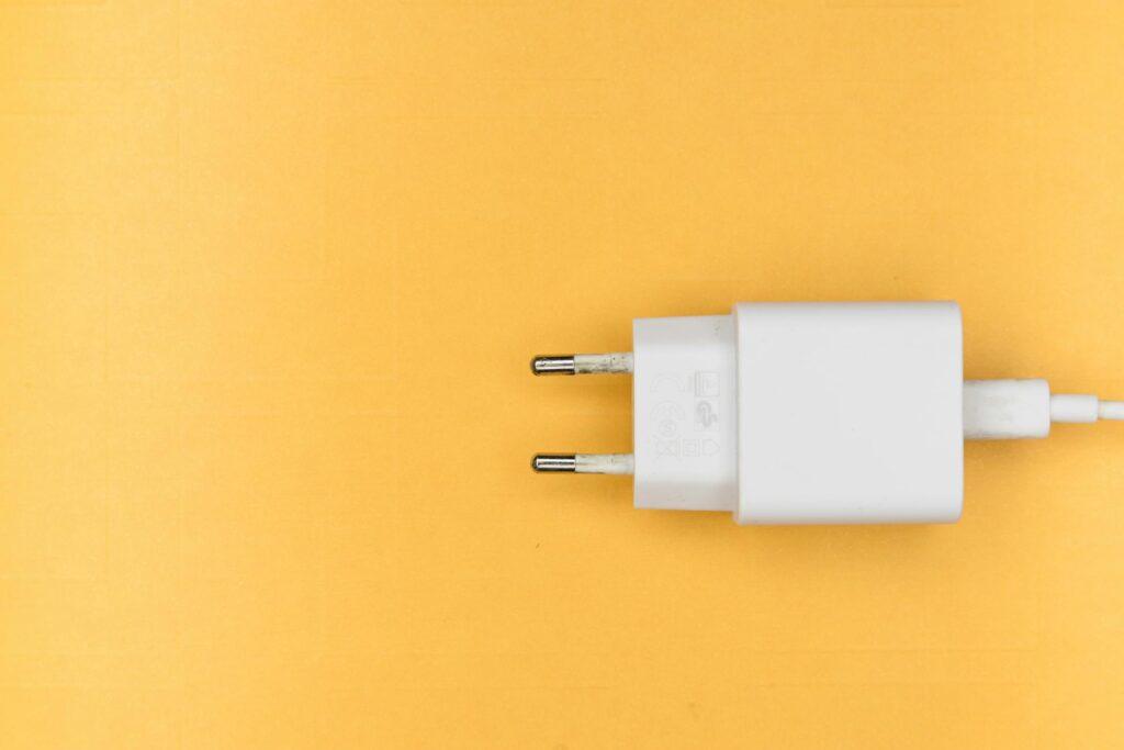 Чому нічна зарядка зменшує термін служби смартфона