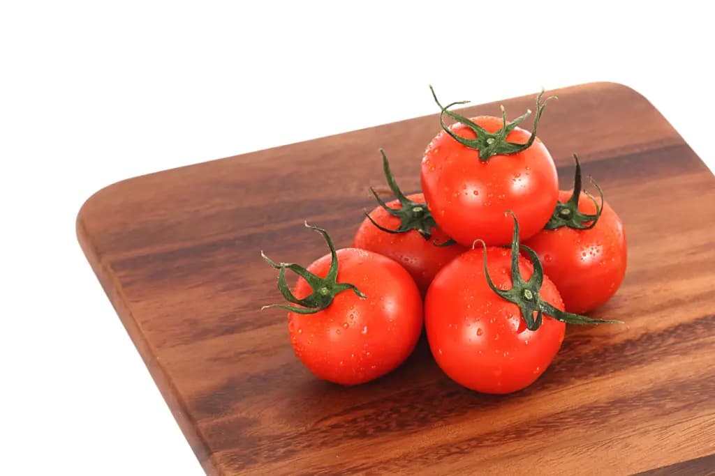 Що станеться з організмом, якщо щодня їсти помідор