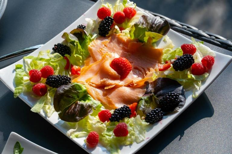 Їжа, яка піднімає настрій: як кольори продуктів впливають на психіку восени