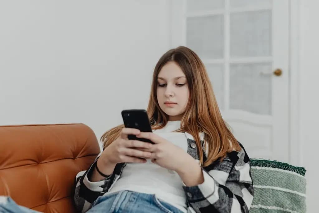 Коли дім стає в’язницею: психолог розкрив 4 шкоди, яке завдає надмірне домосідство