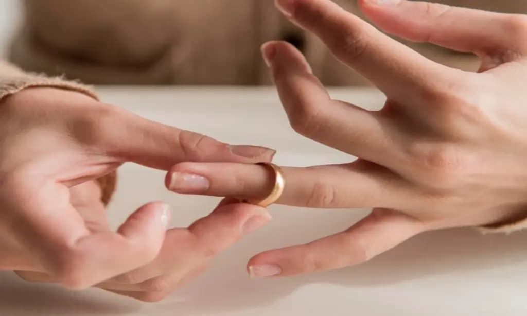 Що означає сон про каблучку на пальці — можливі тлумачення сну