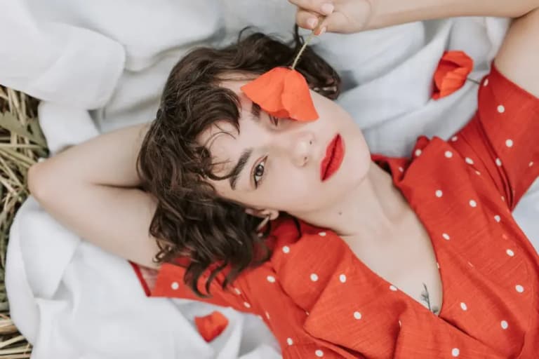 Астрологи розкрили колір, який є цілющим для кожного знаку Зодіаку