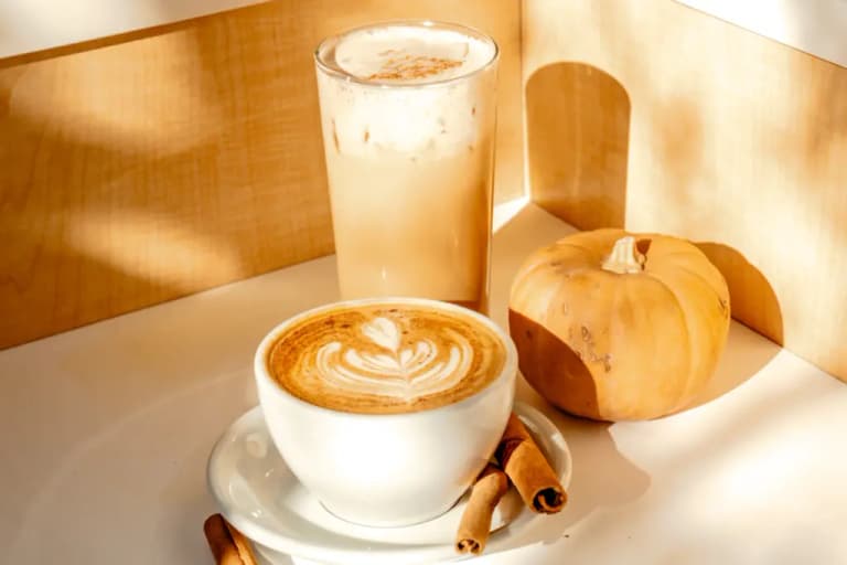 Метаболічна бомба: чому кава з корицею — найкращий старт дня для тих, хто худне