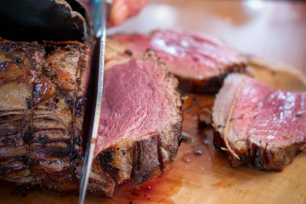 Як зробити м’ясо соковитим: головний прийом, який використовують шеф-кухарі