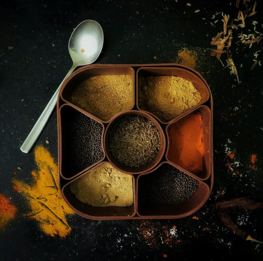 Як вивести жирну пляму в домашніх умовах: секретний інгредієнт, який є на кожній кухні