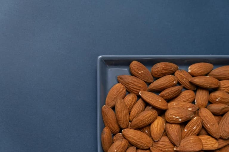 Скільки мигдалю можна з’їсти за раз: дієтологи назвали безпечну норму споживання