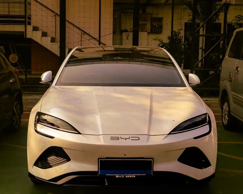 Tesla втратила корону: результати 2025 року вражають